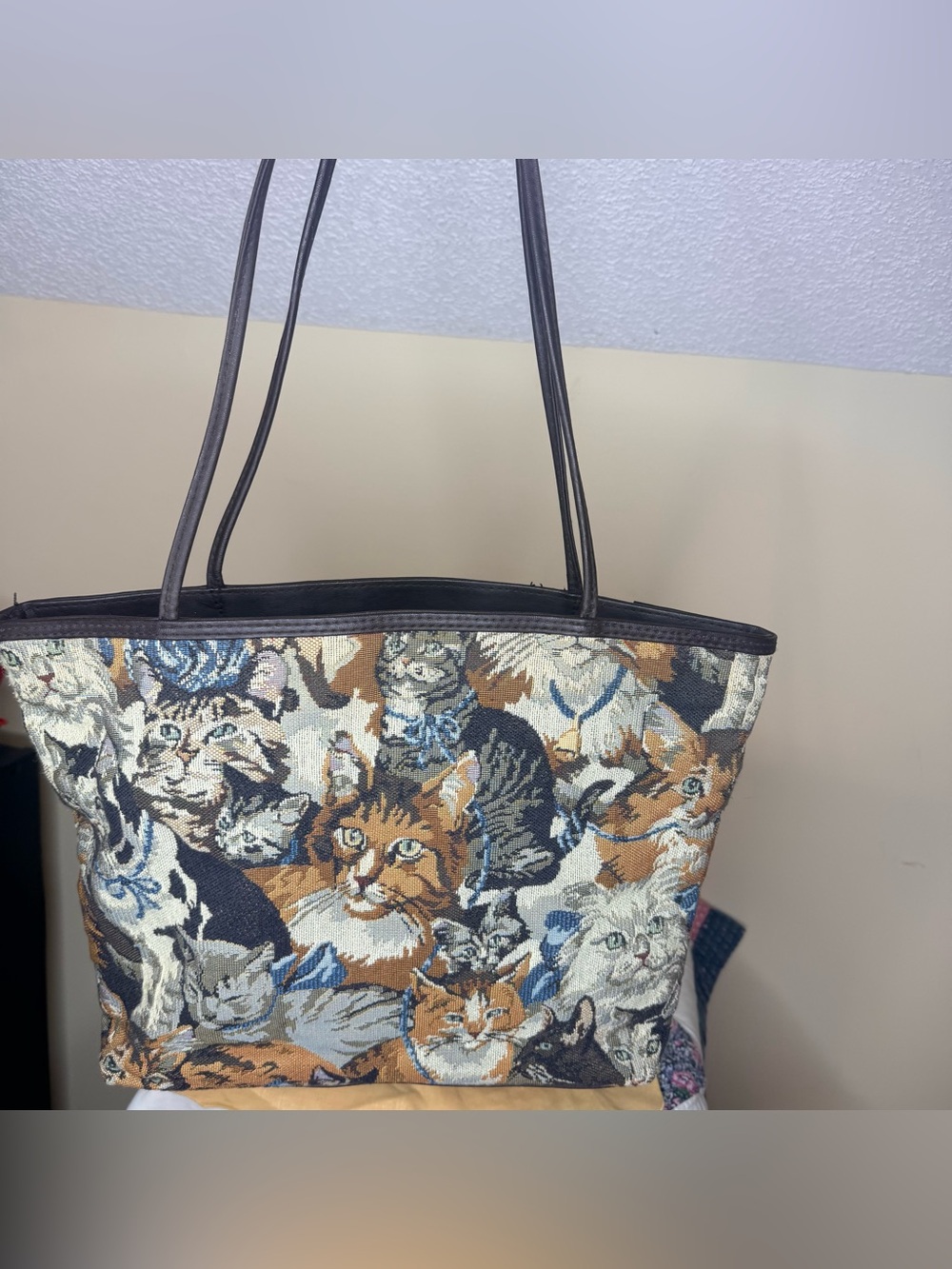 Vintage Cat Tapestry Tote Bag in Multicolor - accessory works